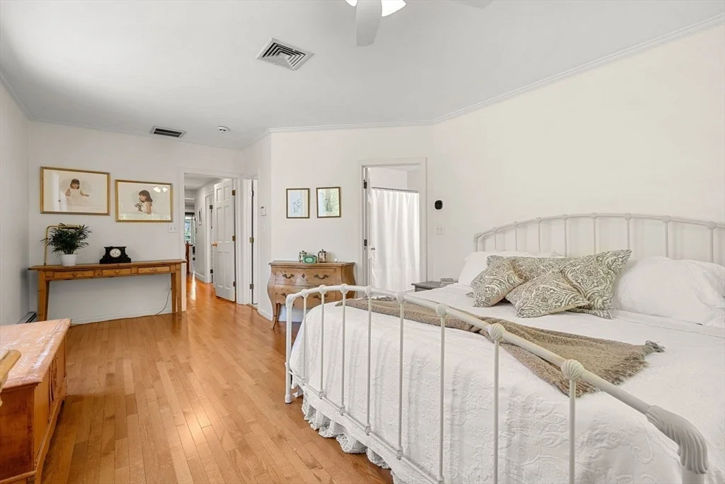 Photo of 4 Crestwood