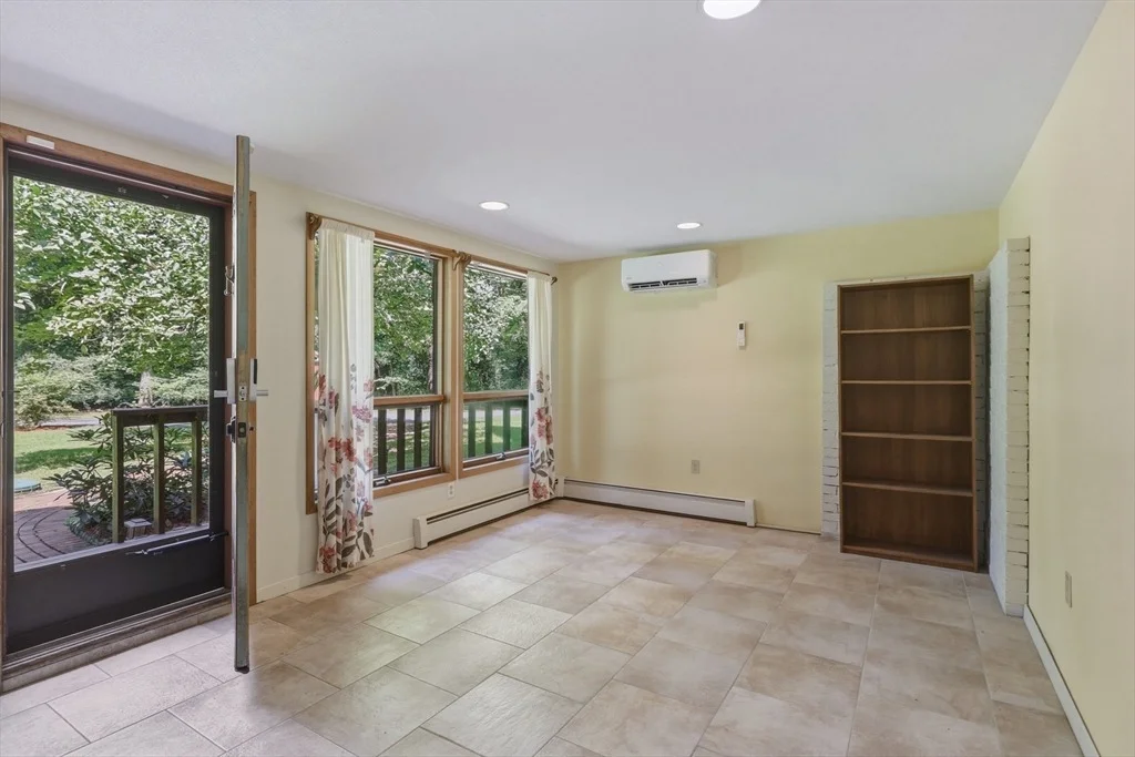 Photo of 15 Ladyslipper Cir
