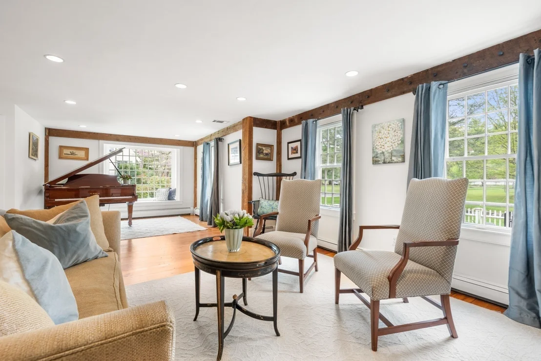 Photo of 41 Longmeadow Road