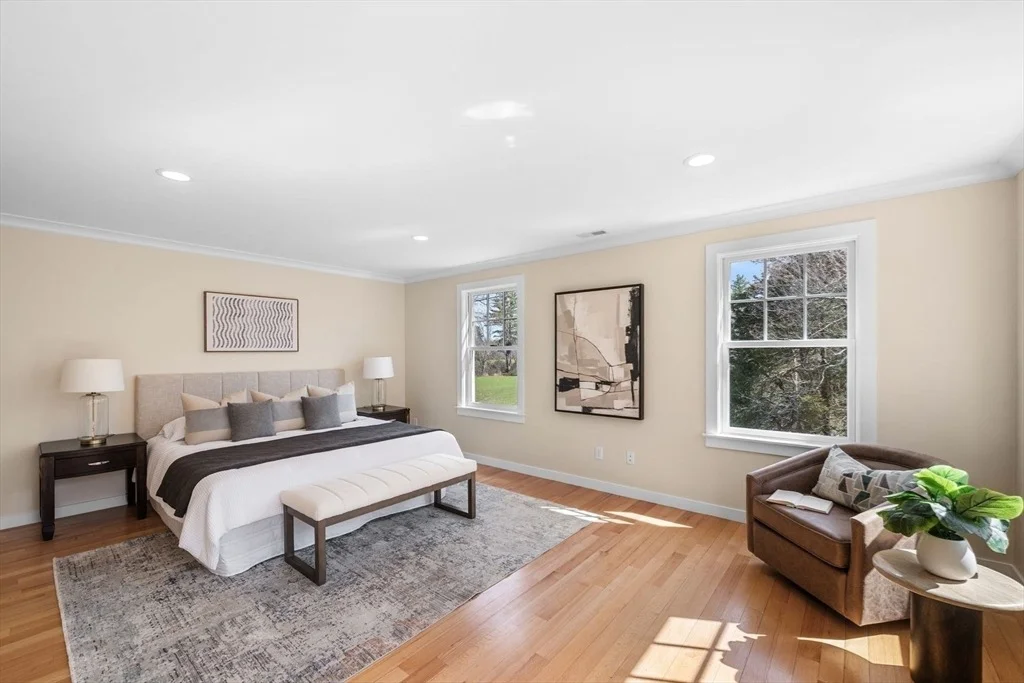 Photo of 102 River Rd