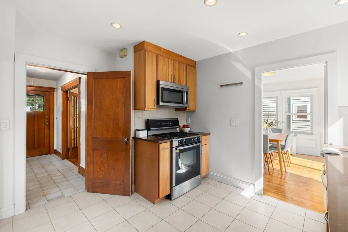 Photo of 152 Mount Vernon St