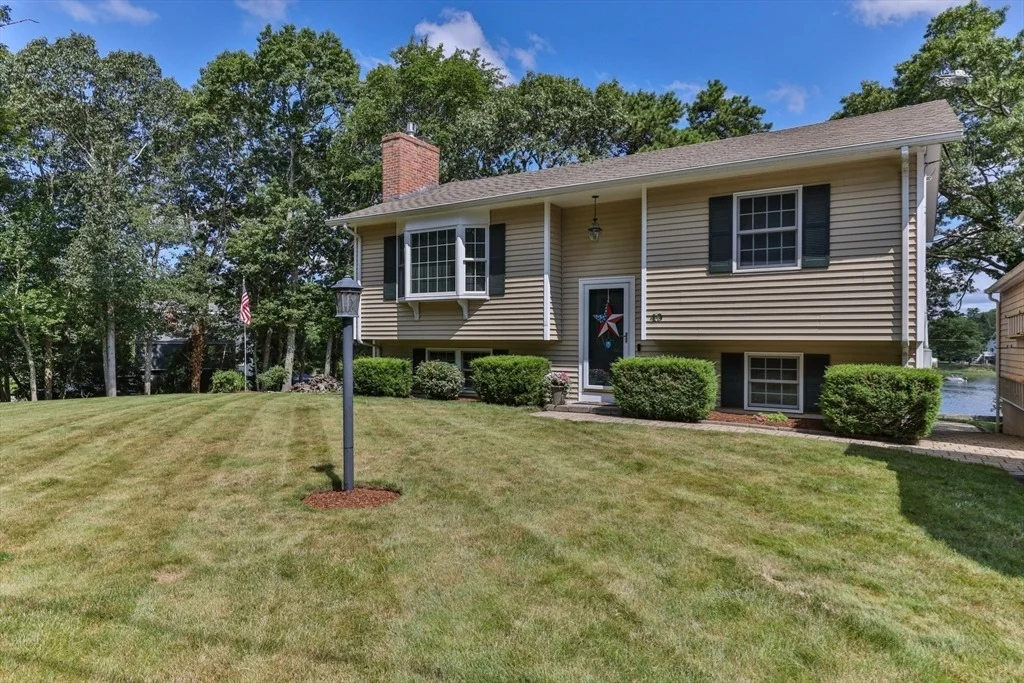 Photo of 49 Edgewater Way