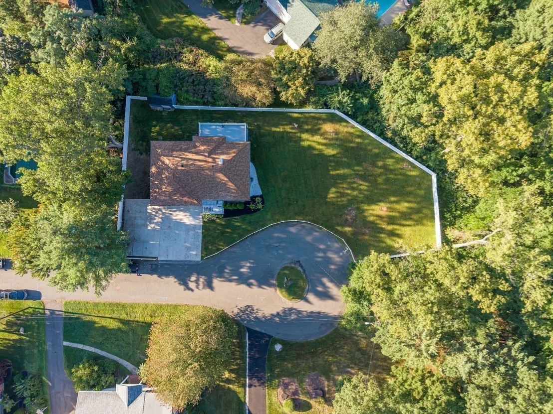 Photo of 10 Robert Dr