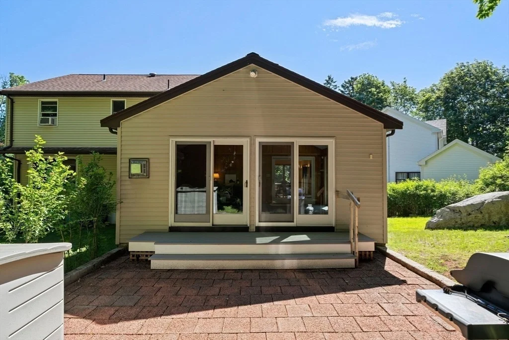 Photo of 26 Lawrence Ln