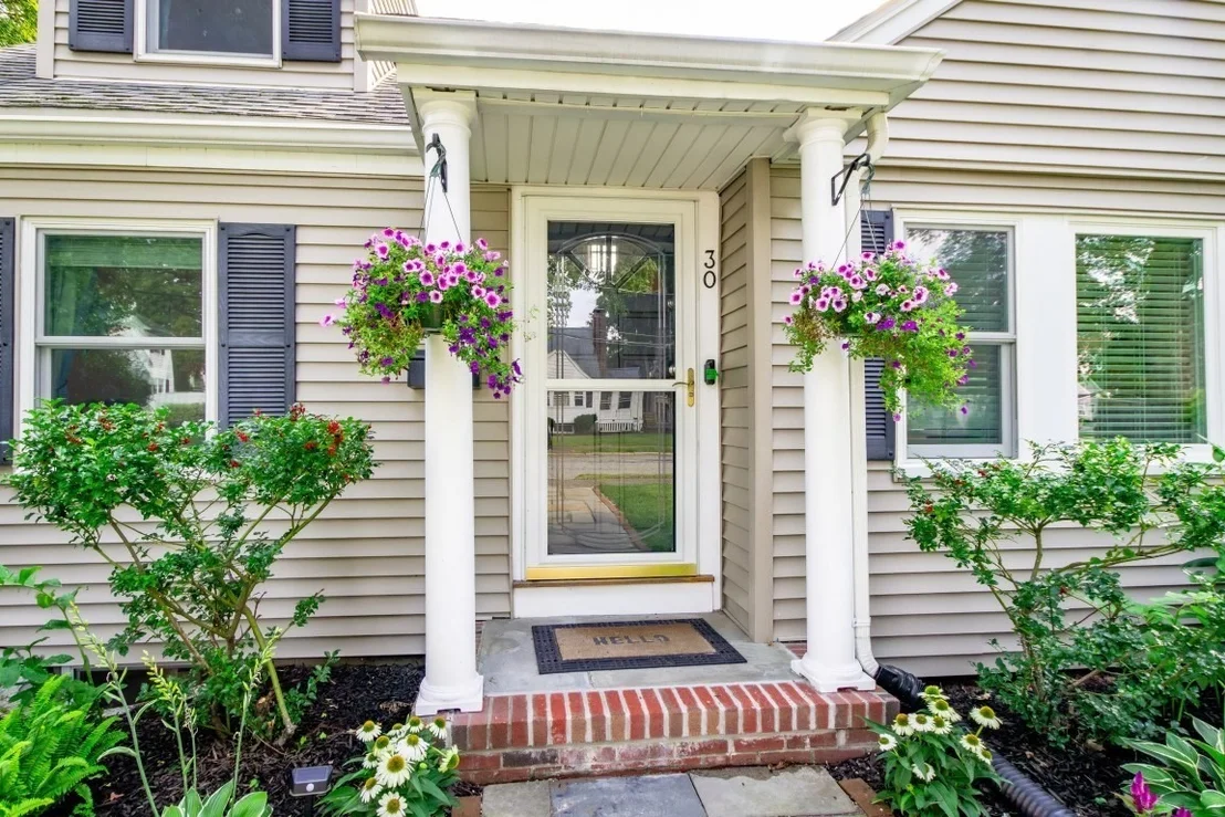 Photo of 30 Colonial Avenue
