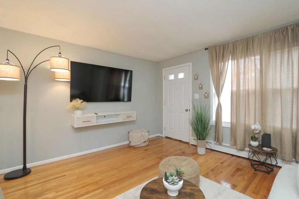 Photo of 140 Eddy St