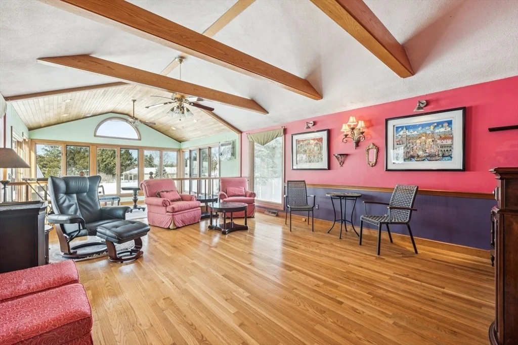 Photo of 25 Juniper Ave