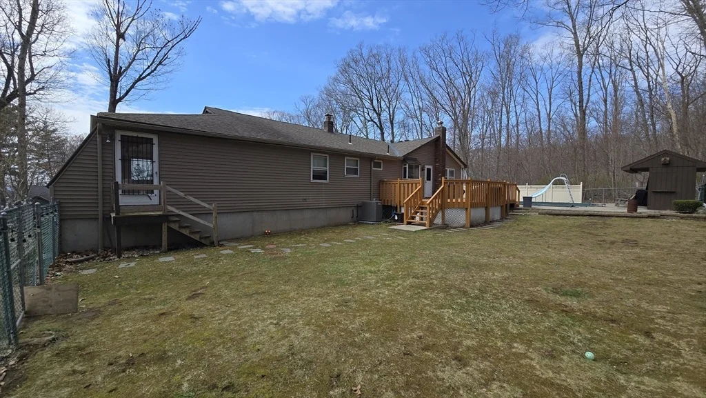 Photo of 142 Marion Cir