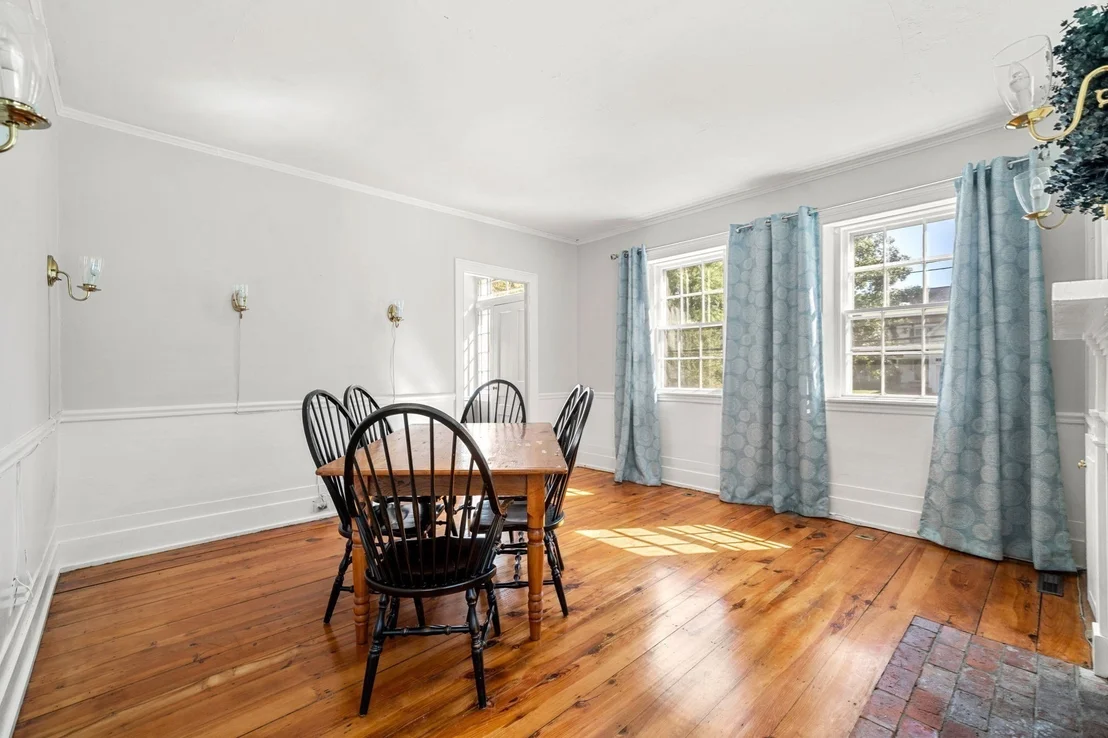 Photo of 53 Groton Rd