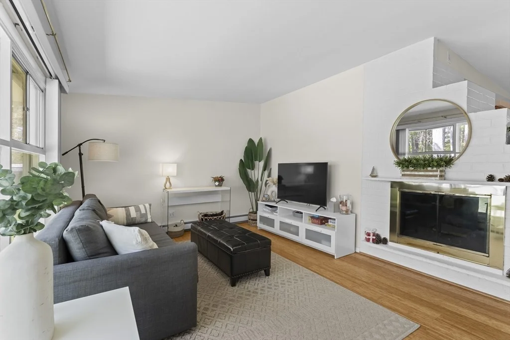 Photo of 58 Sloane Dr