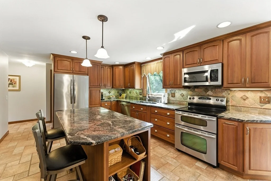 Photo of 238 Elizabeth Dr