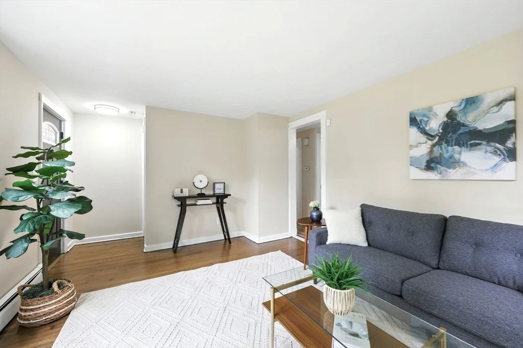 Photo of 147 Quaker St