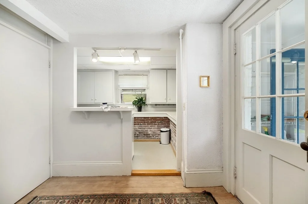 Photo of 32 Blynman Avenue