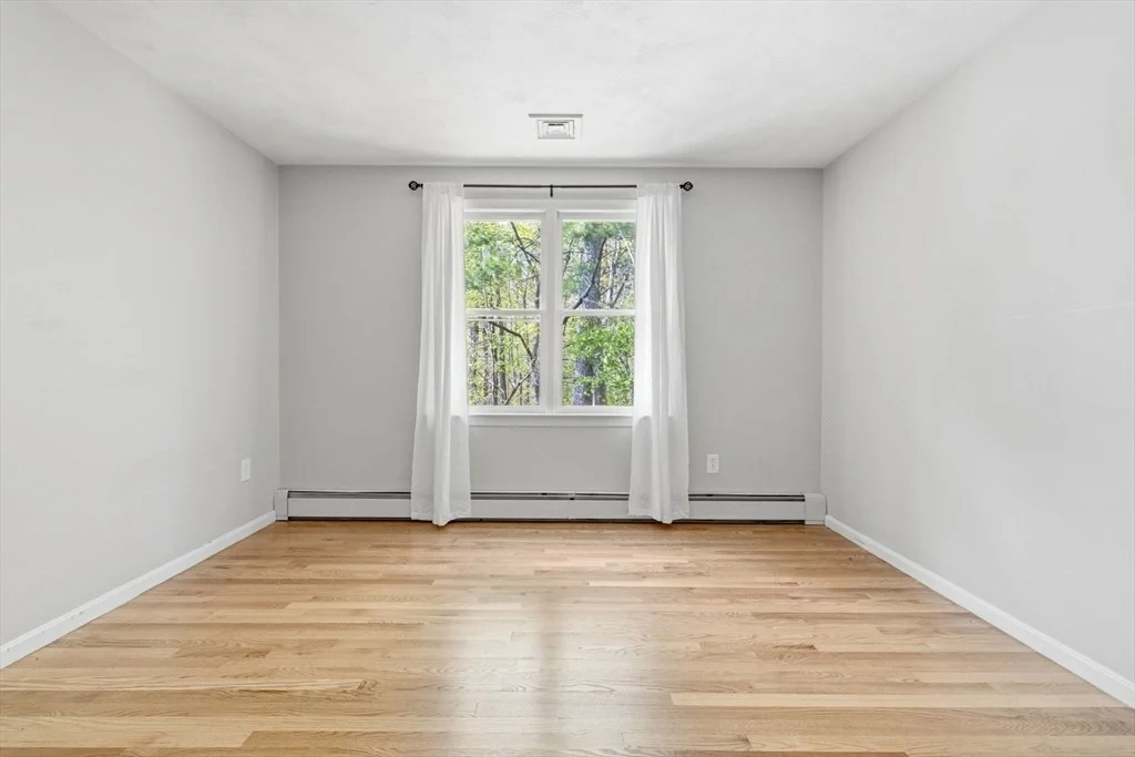 Photo of 25 Towpath Dr
