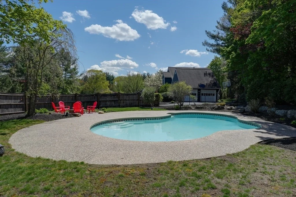 Photo of 215 Rolling Meadow Dr