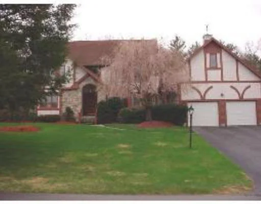 Photo of 10 Ravens Bluff