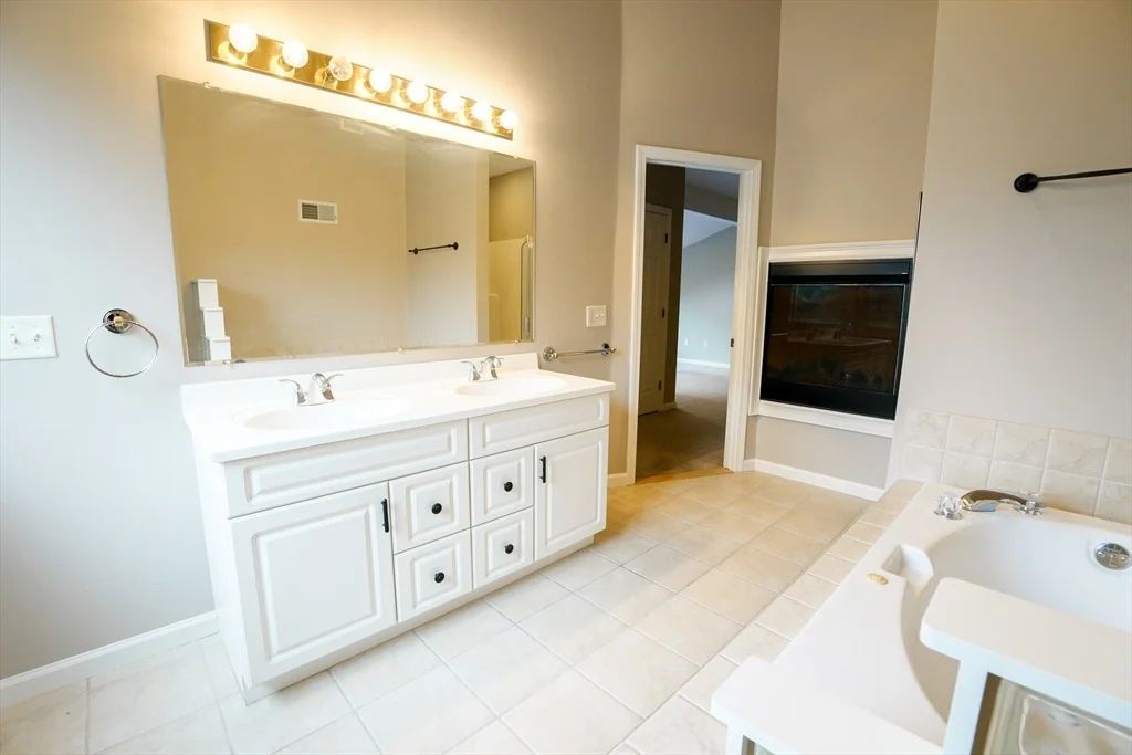 Photo of Unit 291 at 291 Captain Eames Cir