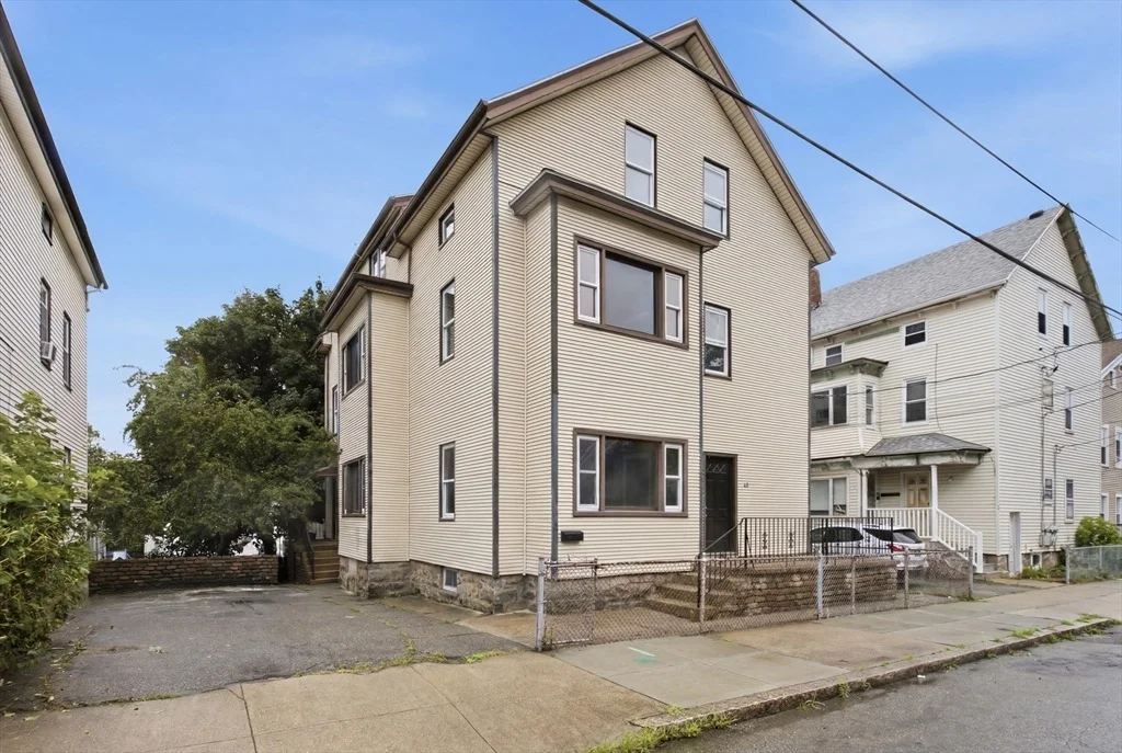 Photo of 34 Danforth St