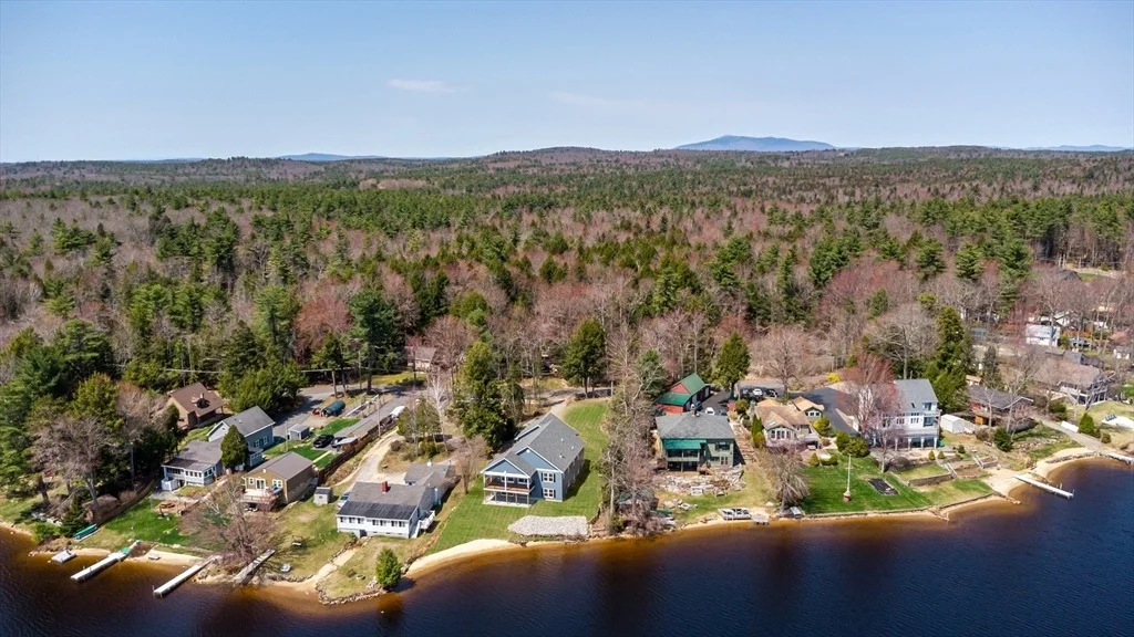 Photo of 74 Lakeshore Dr