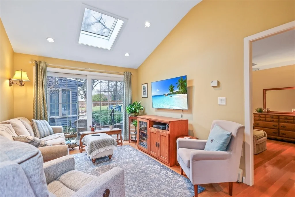 Photo of 15 Cedarcrest Lane