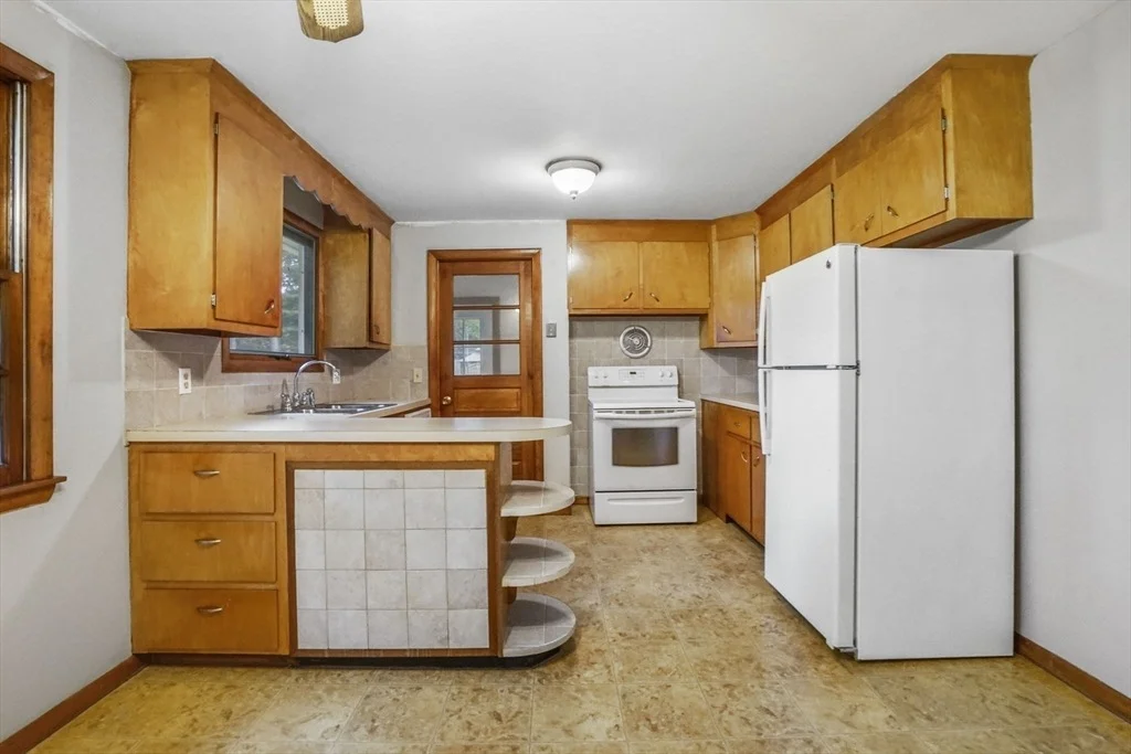 Photo of 185 Gardens Dr