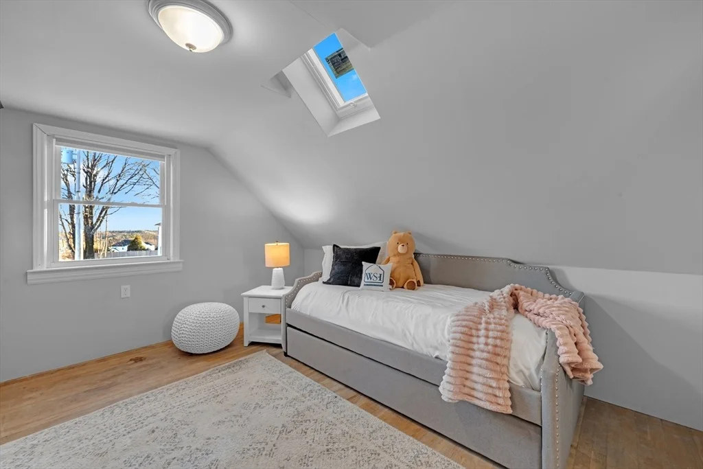 Photo of 8 Sunset Dr
