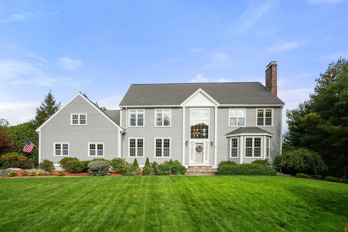 Photo of 9 Fieldstone Dr