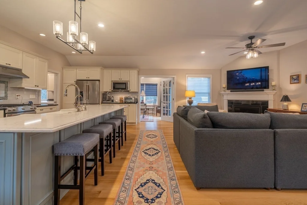 Photo of 237 Woodland Way