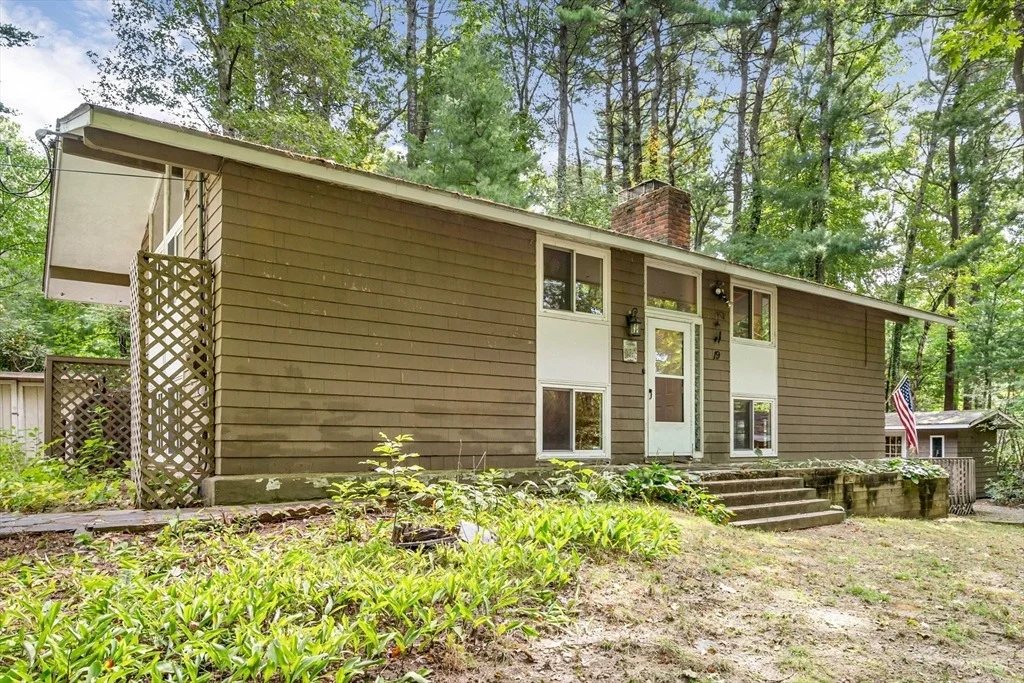 Photo of 19 Algonquin Rd