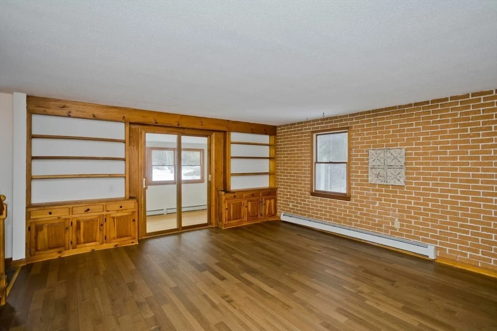 Photo of 94 Amherst Rd