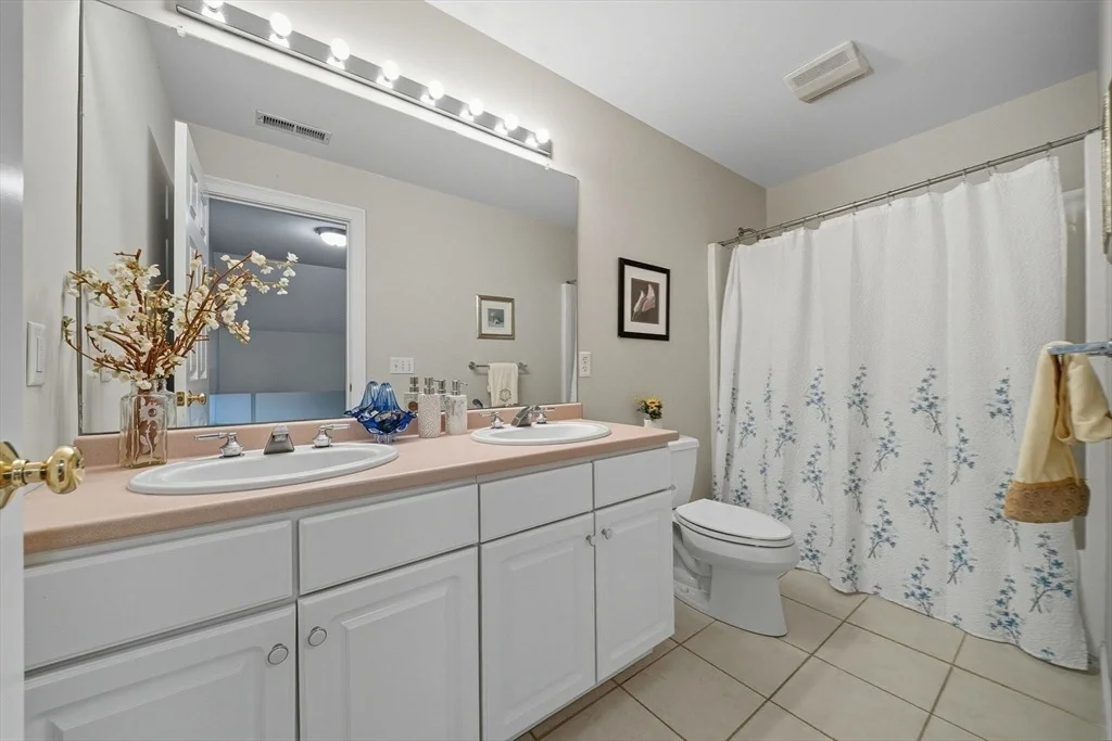 Photo of 6 Bittersweet Ln