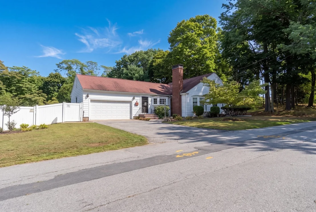 Photo of 163 Oakside Ave
