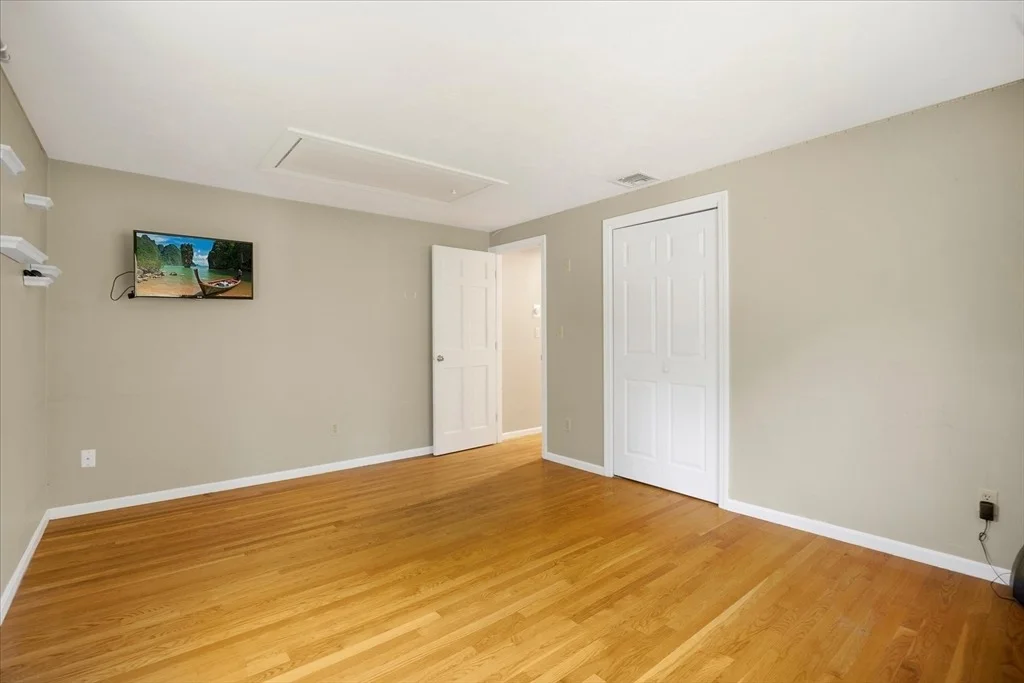 Photo of 20 Ortolani Cir