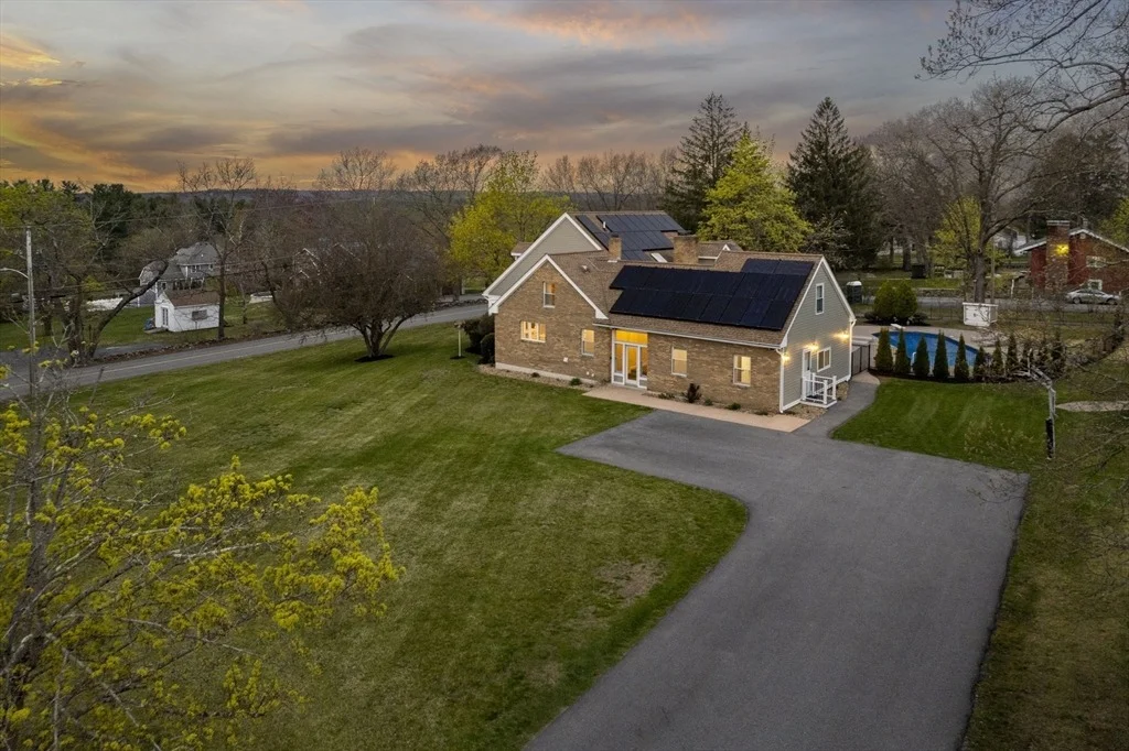 Photo of 10 Alfred Dr