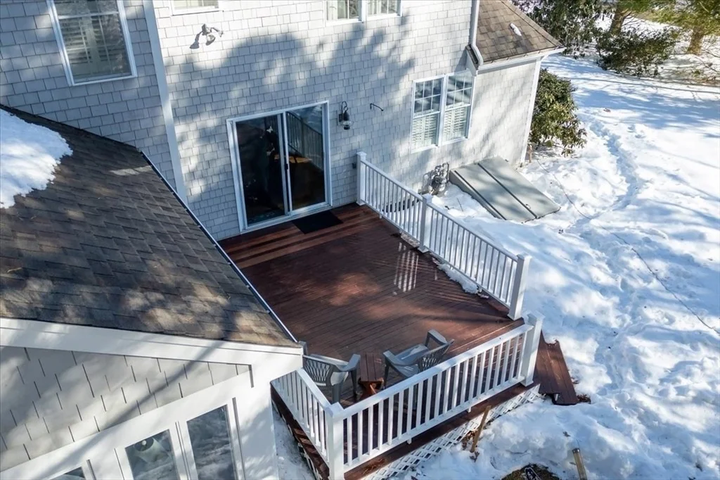 Photo of 12 Quashnet Woods Dr