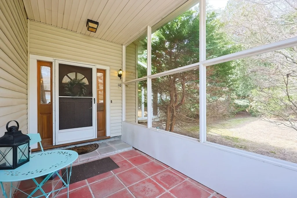 Photo of 10 Corrine Dr