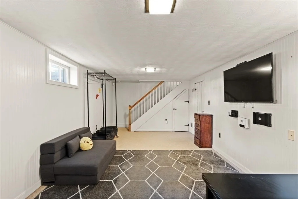 Photo of 18 Oxbow Rd