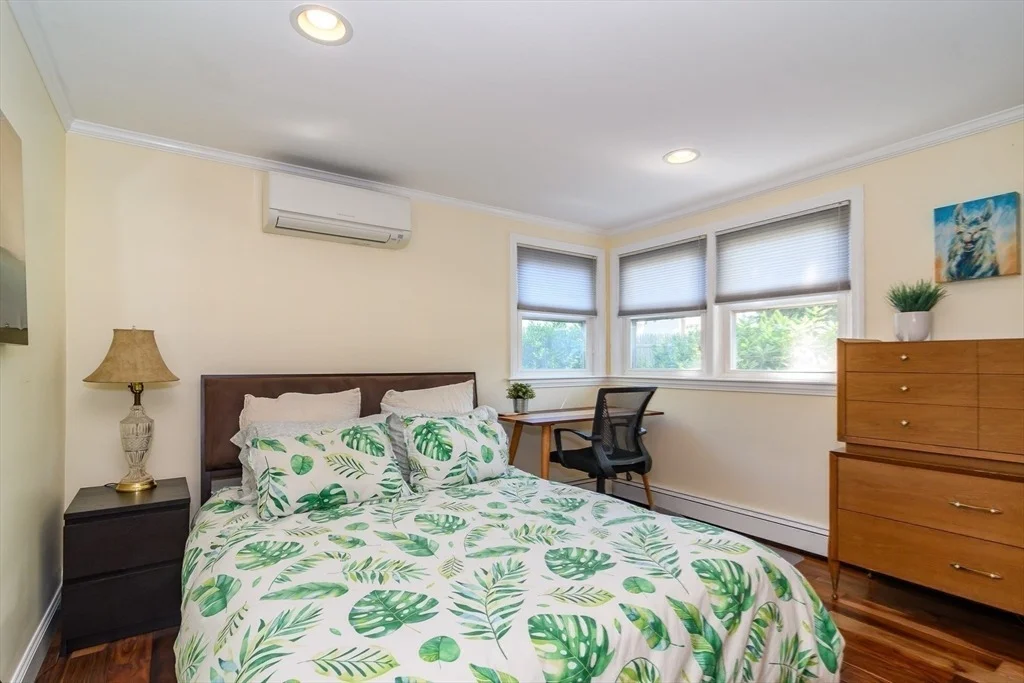 Photo of 48 Beacon St