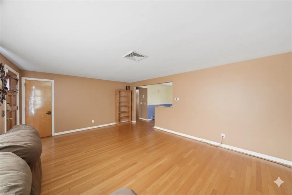Photo of 767 Riverside Dr