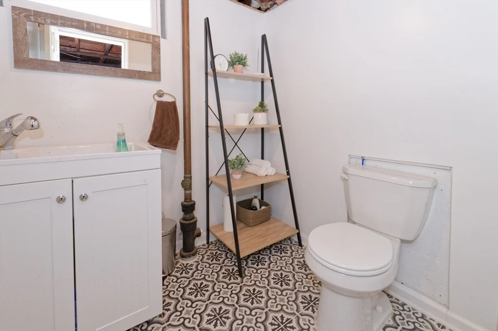 Photo of 117 Longmeadow Ave