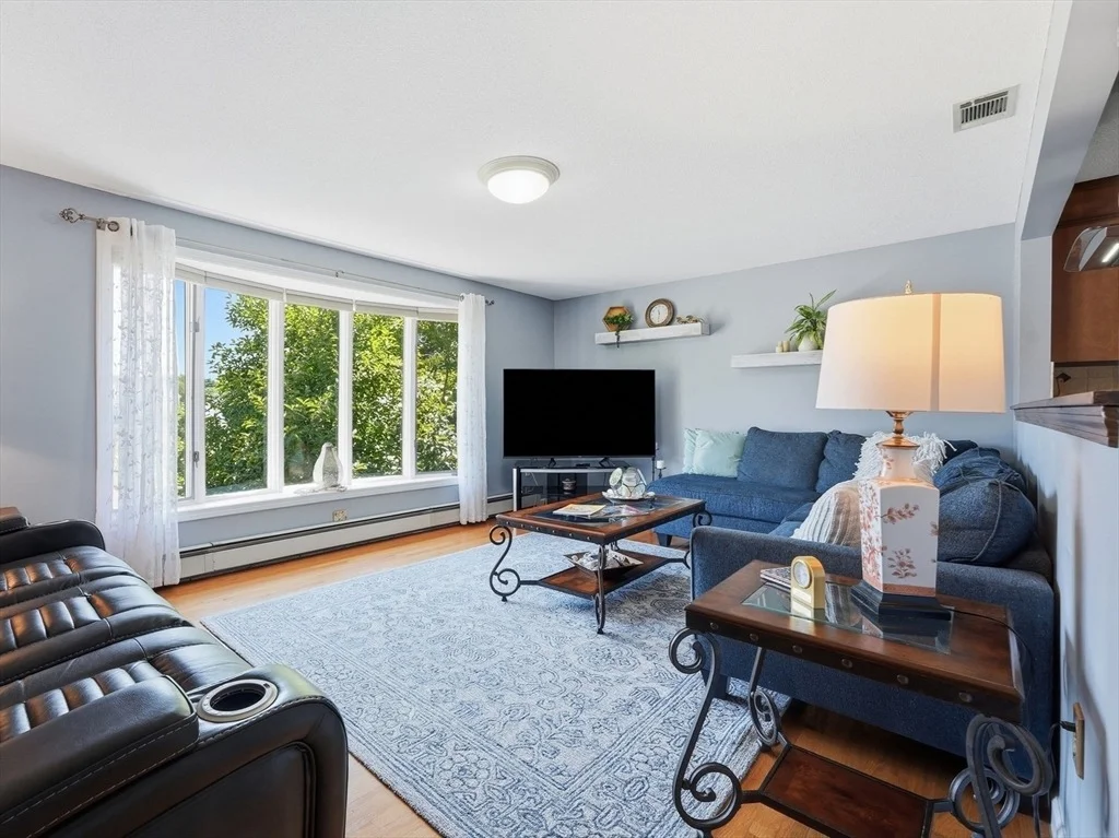 Photo of 98 Mclean Parkway