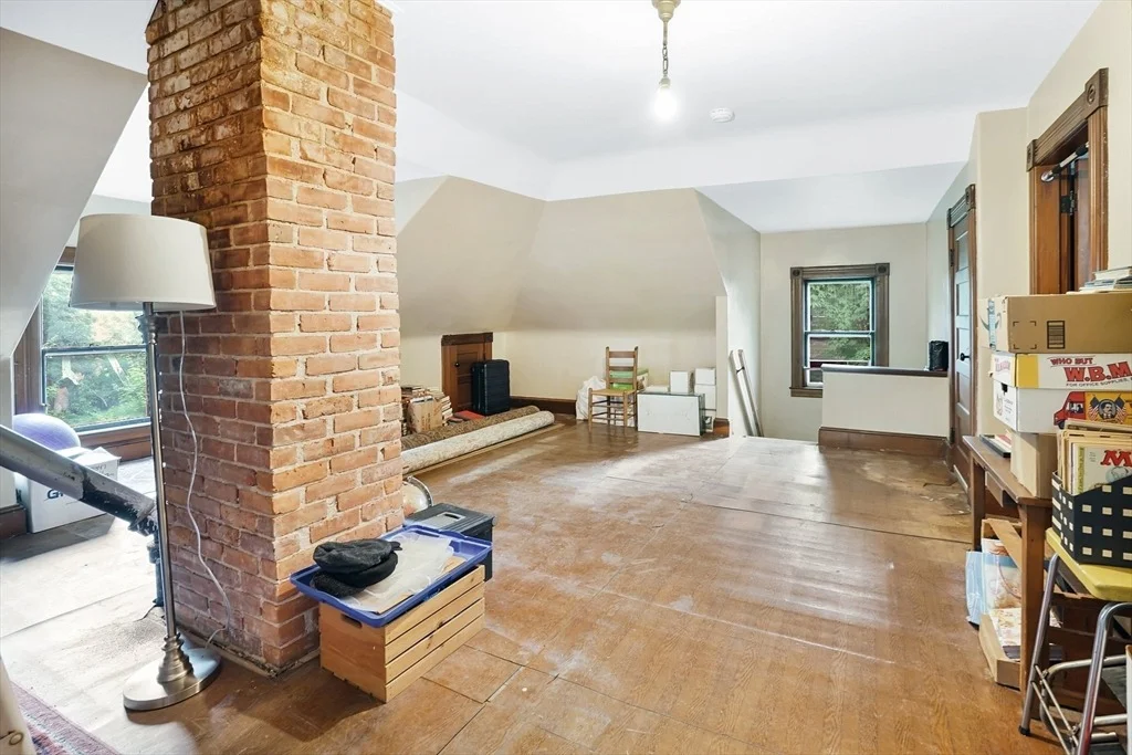 Photo of 161 Longhill St