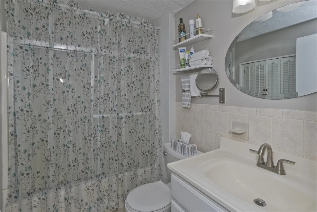 Photo of 125 Pondview Dr