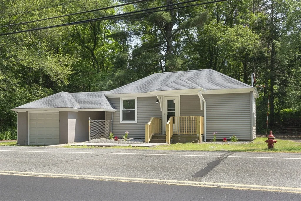 Photo of 394 Douglas St