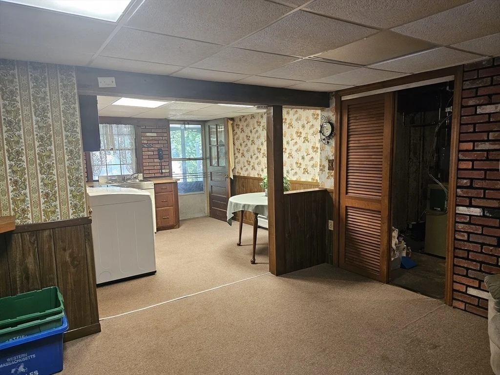 Photo of 152 Shaker Rd