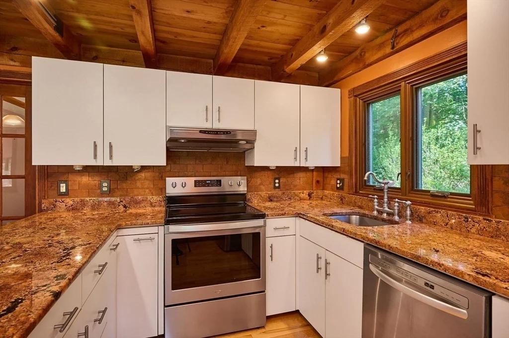 Photo of 10 Hunters Hill Cir