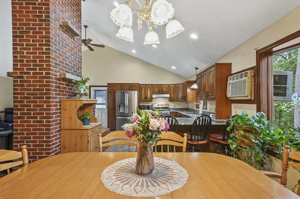 Photo of 28 Beacon Street