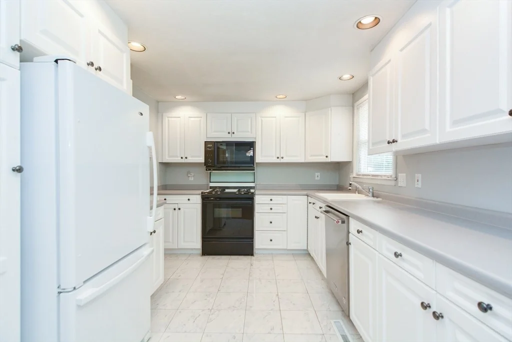 Photo of 12 Lanewood Avenue
