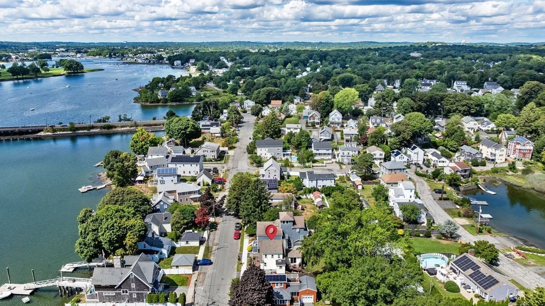 Photo of 32 Crescent Ave