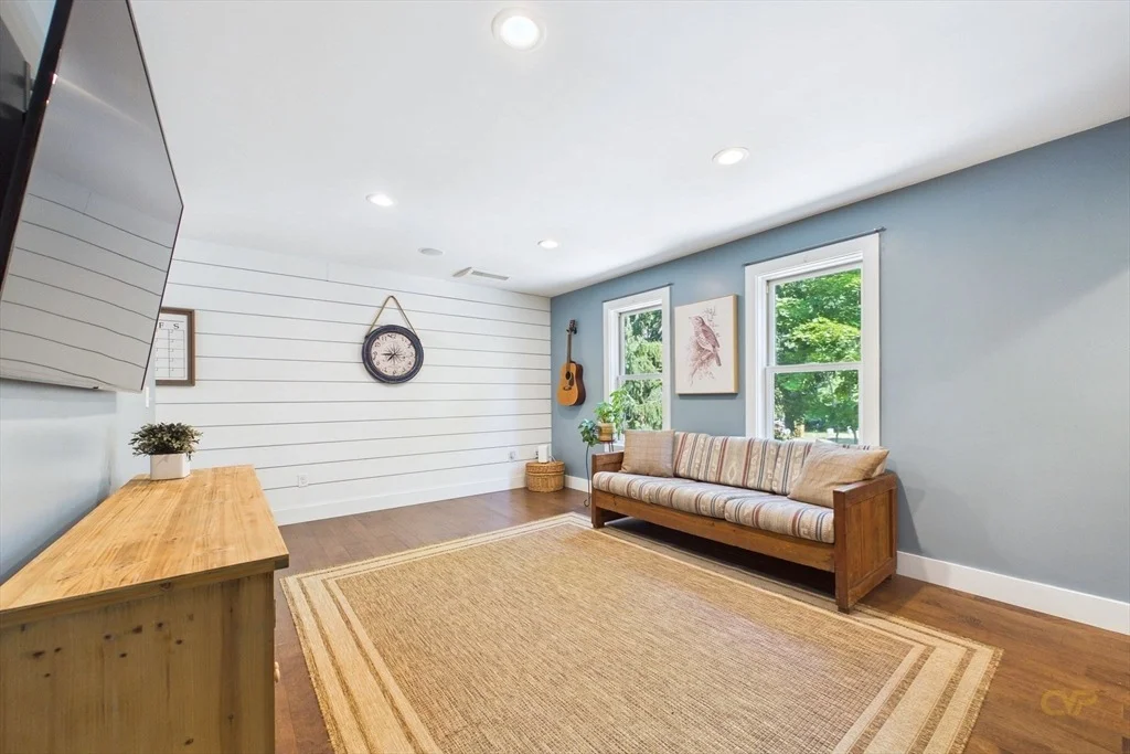 Photo of 351 County Rd